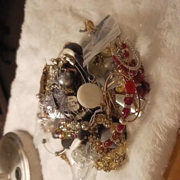 DIY Mystery Jewelry Box Lot  Box #4 B2 0095  20 oz - Picture 5 of 5